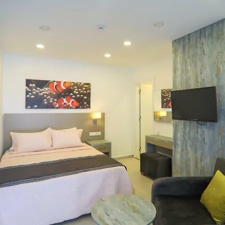 Victoria Suites